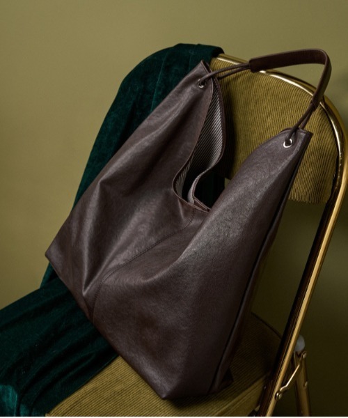 NiiNa(ニーナ)の「【 NiiNa / ニーナ 】高品質牛革 ワンハンドル タンニン レザーショルダーバッグ(ショルダーバッグ・レディース・ダークブラウン/ブラウン/ブラック・FREE)」の12枚目の写真
