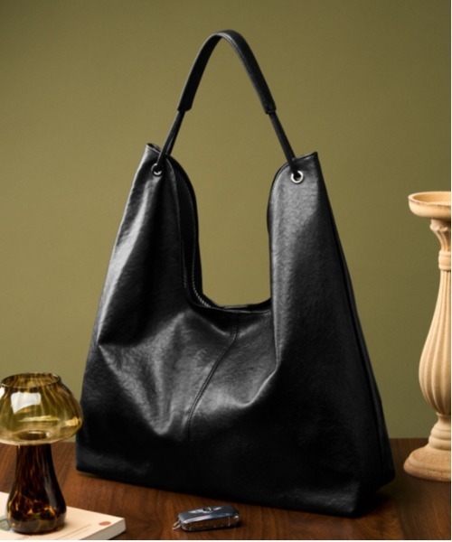 NiiNa(ニーナ)の「【 NiiNa / ニーナ 】高品質牛革 ワンハンドル タンニン レザーショルダーバッグ(ショルダーバッグ・レディース・ダークブラウン/ブラウン/ブラック・FREE)」の14枚目の写真