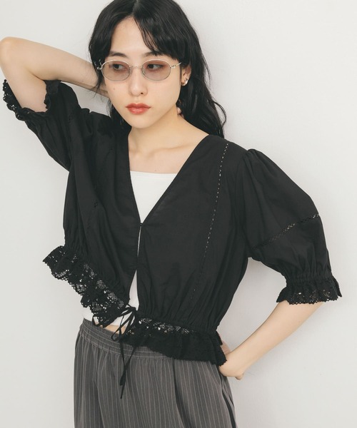 KBF（ケイビーエフ）の「2WAYコンパクトレースブラウス（シャツ/ブラウス・レディース・ブラック/オレンジ系その他/オフホワイト・ONE）」の4枚目の写真