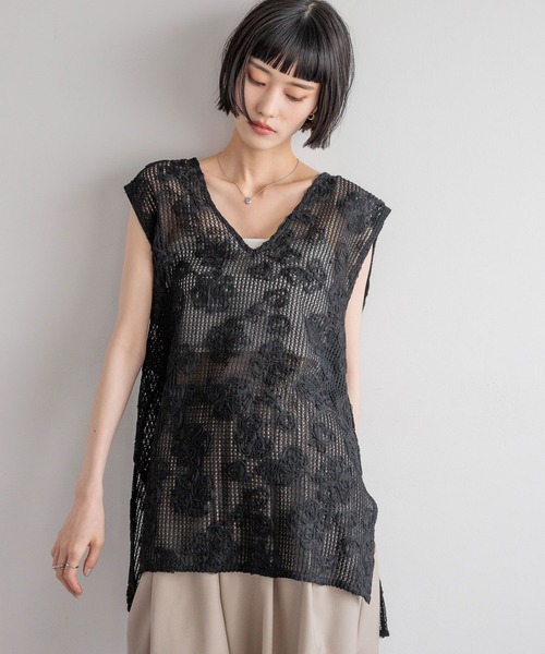 LOWRYS FARM（ローリーズファーム）の「３Ｄレースベスト　 492172（ベスト・レディース・ブラウン/ブラック/アイボリー・FREE）」の2枚目の写真