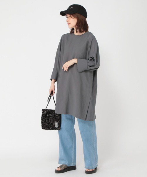 studio CLIP（スタディオクリップ）の「サイドスリットシアーチュニック（チュニック・レディース・チャコール/サックスブルー・FREE）」の22枚目の写真