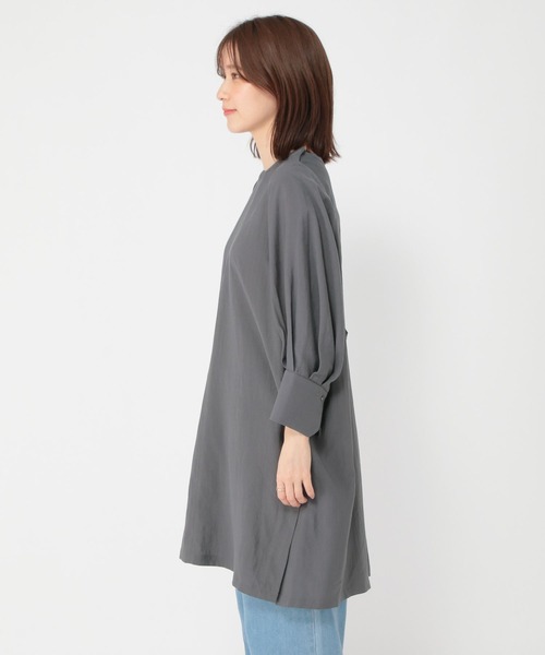 studio CLIP（スタディオクリップ）の「サイドスリットシアーチュニック（チュニック・レディース・チャコール/サックスブルー・FREE）」の13枚目の写真