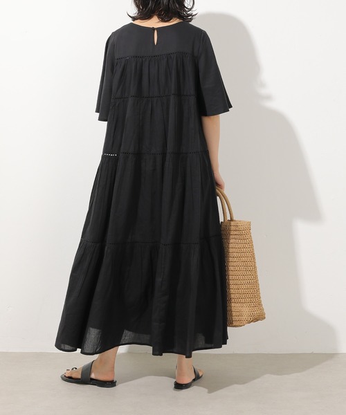 emesuelee(エメスーリー)の「ティアード半袖ワンピース(ワンピース・レディース・ブルー/ブラック/テラコッタ・フリー)」の10枚目の写真