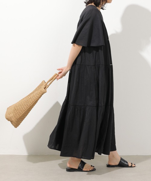 emesuelee(エメスーリー)の「ティアード半袖ワンピース(ワンピース・レディース・ブルー/ブラック/テラコッタ・フリー)」の11枚目の写真