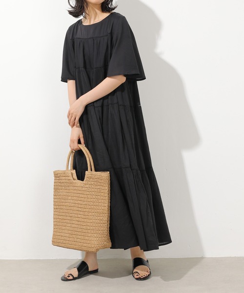 emesuelee(エメスーリー)の「ティアード半袖ワンピース(ワンピース・レディース・ブルー/ブラック/テラコッタ・フリー)」の12枚目の写真