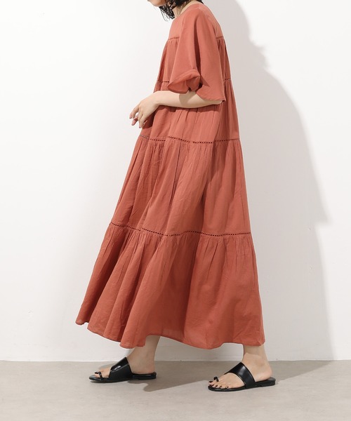 emesuelee(エメスーリー)の「ティアード半袖ワンピース(ワンピース・レディース・ブルー/ブラック/テラコッタ・フリー)」の22枚目の写真