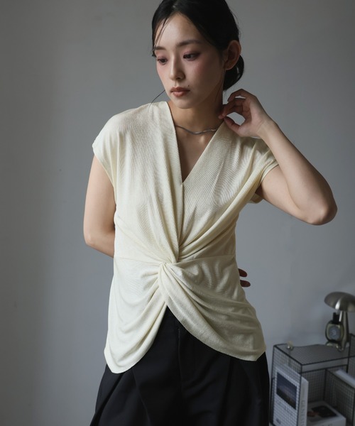 Ulysses(ユリシス)の「フレンチスリーブノットデザインカットソー(Tシャツ/カットソー・レディース・ブラック/グレー/ベージュ・M/S)」の21枚目の写真