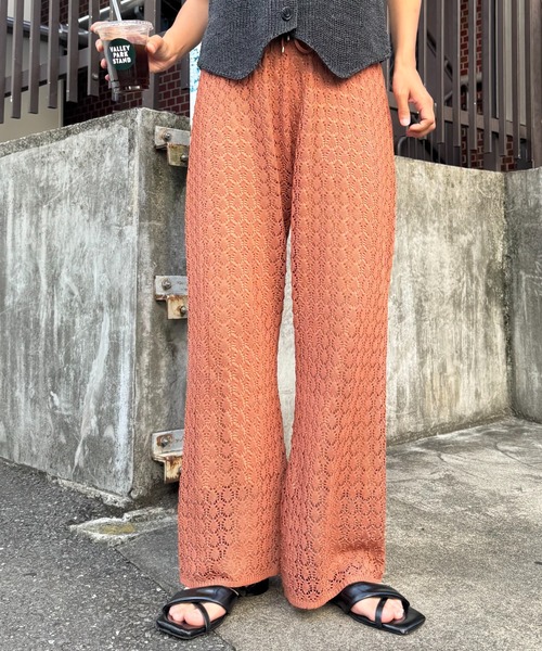 CIAOPANIC TYPY（チャオパニックティピー）の「レース編みニットフレアパンツ（その他パンツ・レディース・キャメル/ブラック/オフホワイト・SMALL/MEDIUM）」の12枚目の写真