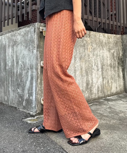 CIAOPANIC TYPY（チャオパニックティピー）の「レース編みニットフレアパンツ（その他パンツ・レディース・キャメル/ブラック/オフホワイト・SMALL/MEDIUM）」の14枚目の写真