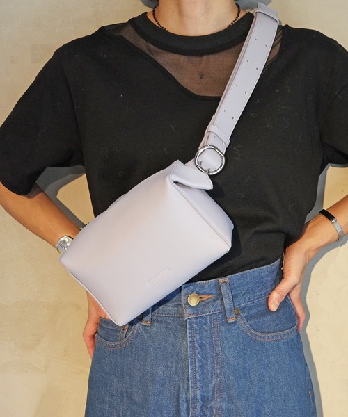 ADD CULUMN（アドカラム）の「ADD CULUMN(アドカラム) LOP BODYBAG（ショルダーバッグ・レディース・ラベンダー/ブラック・F）」の2枚目の写真