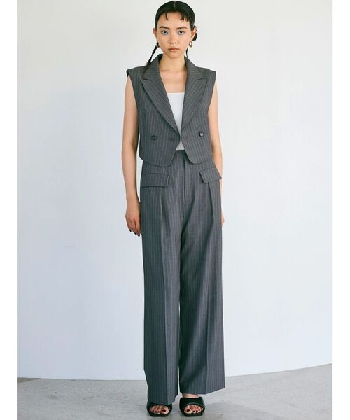 MURUA（ムルーア）の「【セットアップ対応】ショートテーラードジレベスト（ベスト・レディース・ブラック/ネイビー/グレー/モカ・FREE）」の6枚目の写真