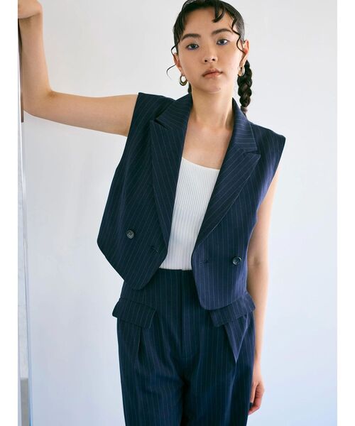 MURUA（ムルーア）の「【セットアップ対応】ショートテーラードジレベスト（ベスト・レディース・ブラック/ネイビー/グレー/モカ・FREE）」の10枚目の写真