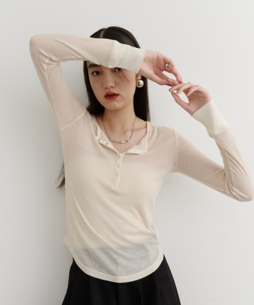 DFFUR.(ディフル)の「【新色登場!】エアリーフィットヘンリーネックT(Tシャツ/カットソー・レディース・ボルドー/グレー/アイボリー/ブラック・FREE)」の3枚目の写真