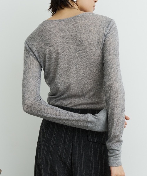 DFFUR.(ディフル)の「【新色登場!】エアリーフィットヘンリーネックT(Tシャツ/カットソー・レディース・ボルドー/グレー/アイボリー/ブラック・FREE)」の7枚目の写真