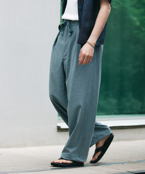 JOURNAL STANDARD(ジャーナルスタンダード)の「”吸水速乾 / 接触冷感” EVALET オーバーパンツ / セットアップ対応(その他パンツ・メンズ・ブラック系その他/サックスブルー/ブラウン/ベージュ・SMALL/MEDIUM/LARGE)」の1枚目の写真