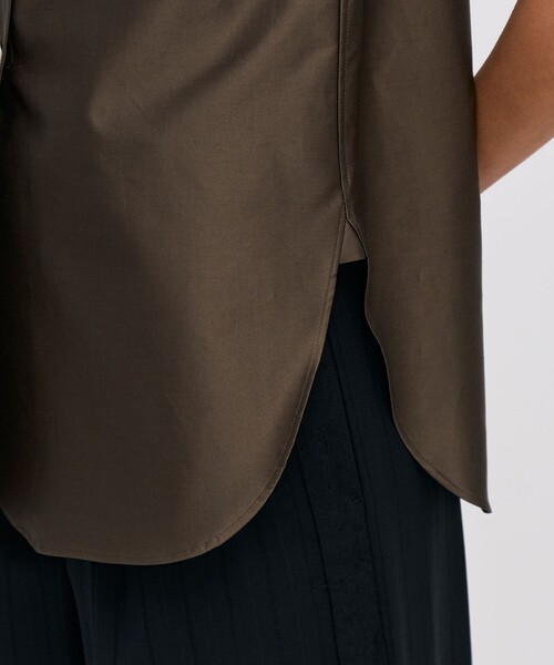 BACCA（バッカ）の「コットンバックサテン ノースリーブブラウス（シャツ/ブラウス・レディース・ライトブルー/ダークグリーン・36）」の4枚目の写真