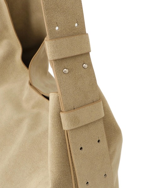 SALON adam et rope'(サロン アダム エ ロペ)の「【W S(ドゥーブル)】Ultrasuede(R)ホーボーバッグ(ショルダーバッグ・レディース・ベージュ/ダークブラウン・FREE)」の10枚目の写真