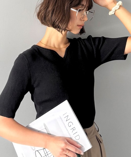 classicalelf(クラシカルエルフ)の「美デコルテを演出♪カーヴィーネック リブニットソー トップス(半袖)(Tシャツ/カットソー・レディース・その他/オフホワイト/ブラック/ブラウン・X-LARGE/LARGE/SMALL/MEDIUM)」の9枚目の写真