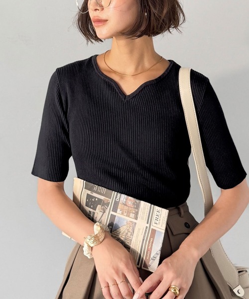 classicalelf(クラシカルエルフ)の「美デコルテを演出♪カーヴィーネック リブニットソー トップス(半袖)(Tシャツ/カットソー・レディース・その他/オフホワイト/ブラック/ブラウン・X-LARGE/LARGE/SMALL/MEDIUM)」の8枚目の写真