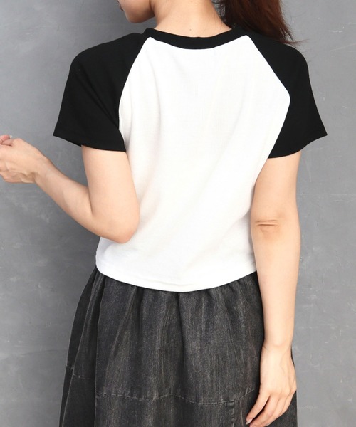 CECIL McBEE（セシルマクビー）の「ラインストーンロゴ　ラグランコンパクトトップス（テーラードジャケット・レディース・オフホワイト/ブラック・MEDIUM/LARGE）」の8枚目の写真