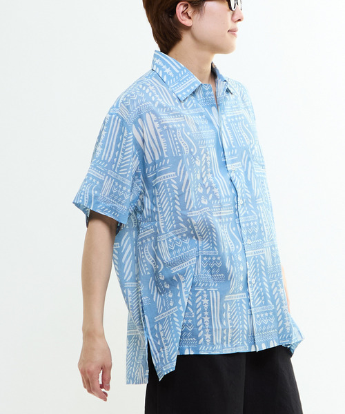CONVERSE TOKYO（コンバーストウキョウ）の「BLOCK PRINT OVERSIZED SHIRT（シャツ/ブラウス・レディース・ベージュ/ネイビー/サックスブルー・FREE）」の3枚目の写真