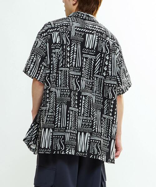 CONVERSE TOKYO（コンバーストウキョウ）の「BLOCK PRINT OVERSIZED SHIRT（シャツ/ブラウス・レディース・ベージュ/ネイビー/サックスブルー・FREE）」の8枚目の写真