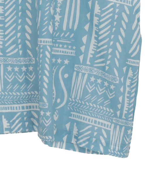 CONVERSE TOKYO（コンバーストウキョウ）の「BLOCK PRINT OVERSIZED SHIRT（シャツ/ブラウス・レディース・ベージュ/ネイビー/サックスブルー・FREE）」の16枚目の写真