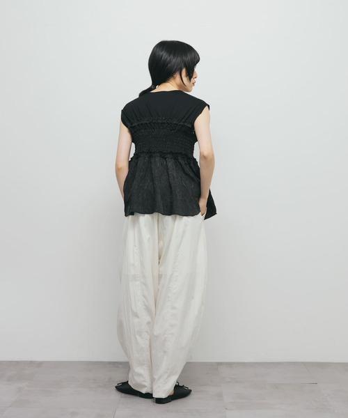 KBF（ケイビーエフ）の「フリルドッキングカットソー（Tシャツ/カットソー・レディース・ブラック/アイボリー・ONE）」の7枚目の写真