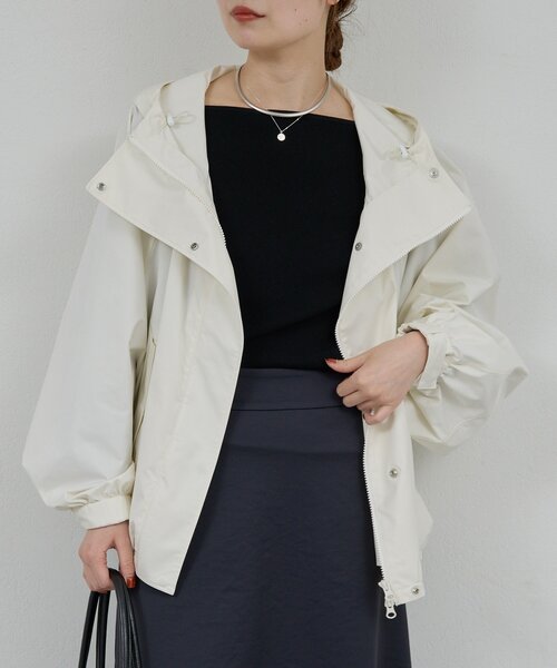 GALLARDAGALANTE（ガリャルダガランテ）の「ウォータープルーフショートコート（ベスト・レディース・オフホワイト/ブラック/ベージュ・FREE）」の2枚目の写真