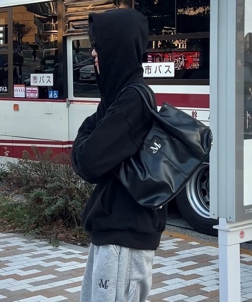 MUCENT（ムセント）の「【日本未発売/WEB限定】MUCENT(ムセント)/ロゴパッチ ショルダー トートバッグ/PEE MIDDLE STITCH LEATHER TOTE BAG（トートバッグ・レディース・ブラック・FREE）」の8枚目の写真