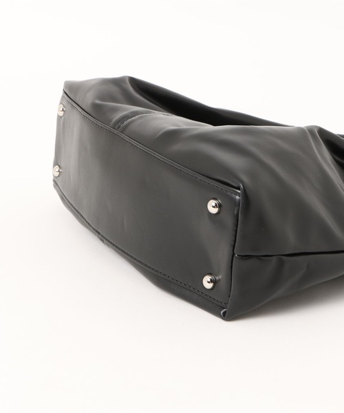 MUCENT（ムセント）の「【日本未発売/WEB限定】MUCENT(ムセント)/ロゴパッチ ショルダー トートバッグ/PEE MIDDLE STITCH LEATHER TOTE BAG（トートバッグ・レディース・ブラック・FREE）」の14枚目の写真