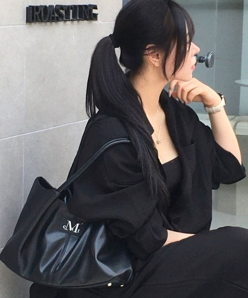 MUCENT（ムセント）の「【日本未発売/WEB限定】MUCENT(ムセント)/ロゴパッチ ショルダー トートバッグ/PEE MIDDLE STITCH LEATHER TOTE BAG（トートバッグ・レディース・ブラック・FREE）」の16枚目の写真