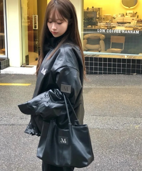 MUCENT（ムセント）の「【日本未発売/WEB限定】MUCENT(ムセント)/ロゴパッチ ショルダー トートバッグ/PEE MIDDLE STITCH LEATHER TOTE BAG（トートバッグ・レディース・ブラック・FREE）」の18枚目の写真