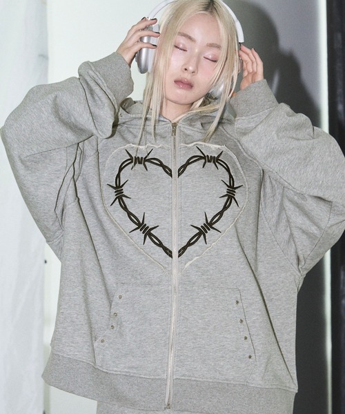 Heart Tattoo】ハートステッチ スタッズフーディ（パーカー