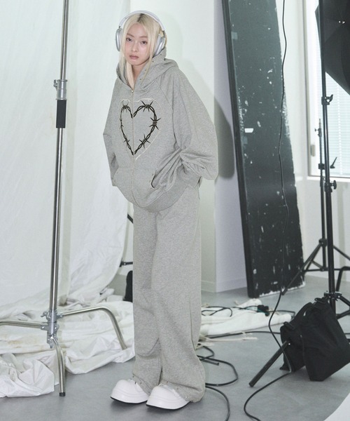 Heart Tattoo（ハートタトゥー）の「Heart Stitch Studded Hoodie