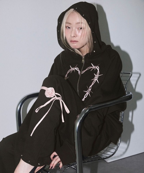 Heart Tattoo（ハートタトゥー）の「Heart Stitch Studded Hoodie 