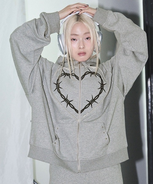 Heart Tattoo（ハートタトゥー）の「Heart Stitch Studded Hoodie 