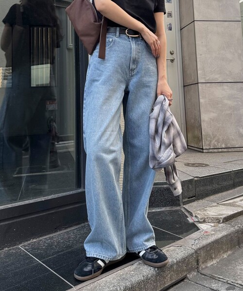 fredy emue（フレディエミュ）の「【@sora_522m企画】ベーシックストレートデニム（デニムパンツ・レディース・ブルー/ブラック・38/36）」の8枚目の写真