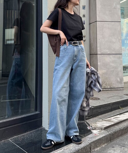 fredy emue（フレディエミュ）の「【@sora_522m企画】ベーシックストレートデニム（デニムパンツ・レディース・ブルー/ブラック・38/36）」の5枚目の写真