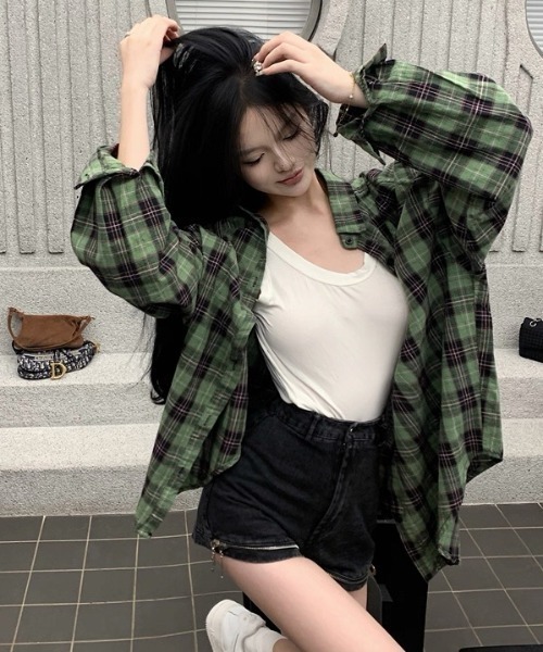 Sibra（シブラ）の「ゆるっと羽織れる、選べる3柄チェックシャツ（シャツ/ブラウス・レディース・グリーン/ブルー・M）」の6枚目の写真