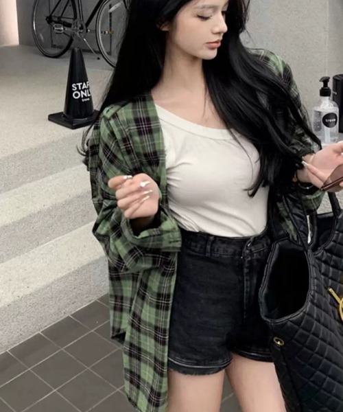 Sibra（シブラ）の「ゆるっと羽織れる、選べる3柄チェックシャツ（シャツ/ブラウス・レディース・グリーン/ブルー・M）」の7枚目の写真