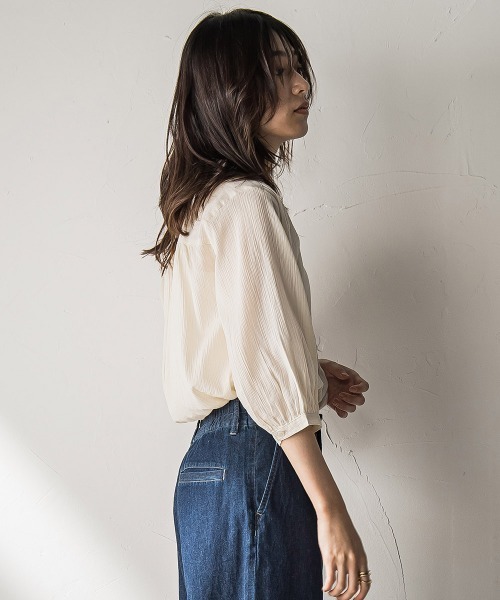 MAYSON GREY（メイソングレイ）の「【WEB限定】バンドカラー楊柳7分袖シャツ≪洗濯機で洗える≫（シャツ/ブラウス・レディース・ベージュ/ホワイト/グリーン/ブラック・M）」の18枚目の写真