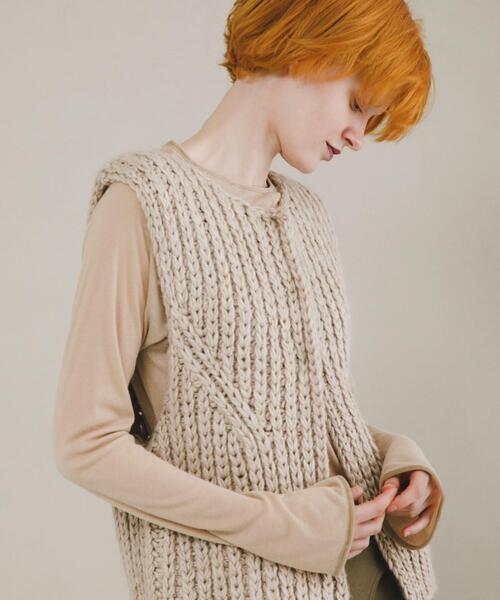 LAATO（ラート）の「hand knit vest（ベスト・レディース・ブラック/オフホワイト・FREE）」の7枚目の写真