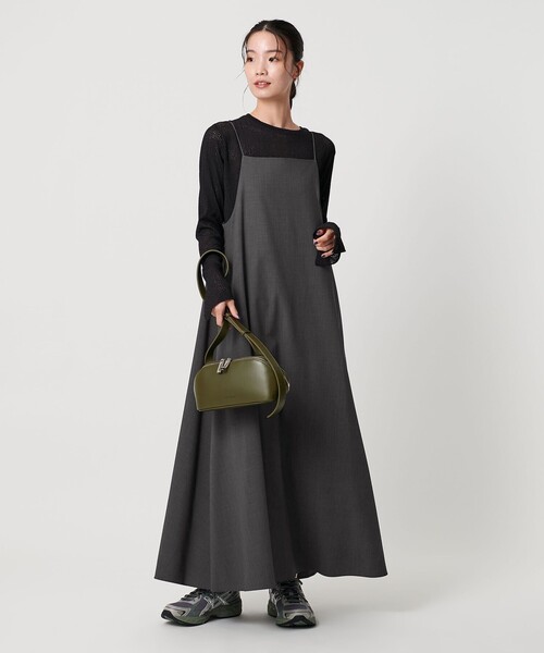 BEAUTY&YOUTH UNITED ARROWS(ビューティーアンドユースユナイテッドアローズ)の「ポリエステルレーヨンブレンド フレア キャミソールワンピース(ワンピース・レディース・ブラック/ダークグレー・M/XS/S)」の2枚目の写真