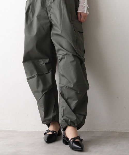 DEMETER(デメテル)の「ポインテッドトゥ クロスデザイン ストラップパンプス(パンプス・レディース・シルバー/ブラック/ワインレッド・LL/L/M/S)」の10枚目の写真