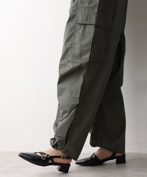 DEMETER(デメテル)の「ポインテッドトゥ クロスデザイン ストラップパンプス(パンプス・レディース・シルバー/ブラック/ワインレッド・LL/L/M/S)」の11枚目の写真