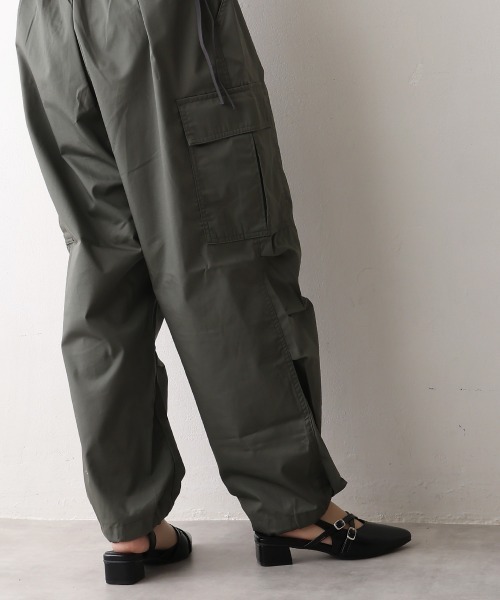 DEMETER(デメテル)の「ポインテッドトゥ クロスデザイン ストラップパンプス(パンプス・レディース・シルバー/ブラック/ワインレッド・LL/L/M/S)」の13枚目の写真