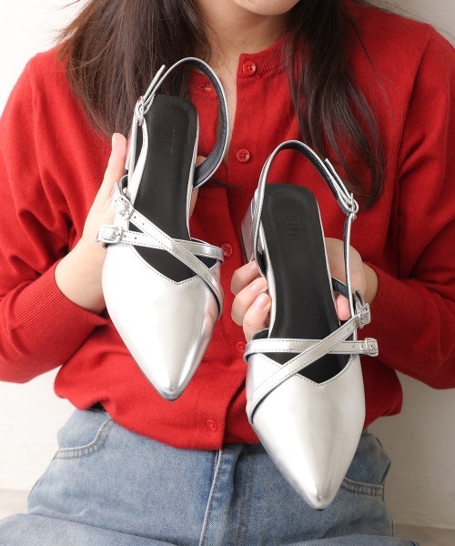 DEMETER(デメテル)の「ポインテッドトゥ クロスデザイン ストラップパンプス(パンプス・レディース・シルバー/ブラック/ワインレッド・LL/L/M/S)」の16枚目の写真