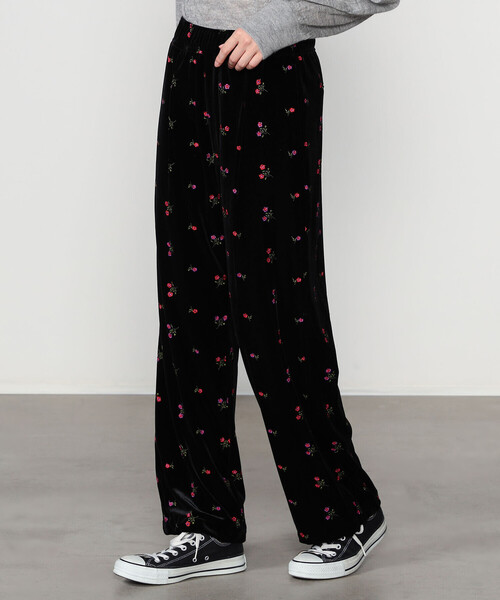 えきこ TICCA 花柄刺繍 フラワーエンブロイダリーベロアパンツ えきこ様専用 TICCA 花柄刺繍 フラワーエンブロイダリーベロアパンツ