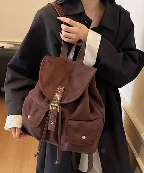 ammy.（エイミードット）の「【 ammy. / エイミードット 】  スエード調 レトロ フラップ リュック（バックパック/リュック・レディース・ブラウン/ブラック・FREE）」の2枚目の写真